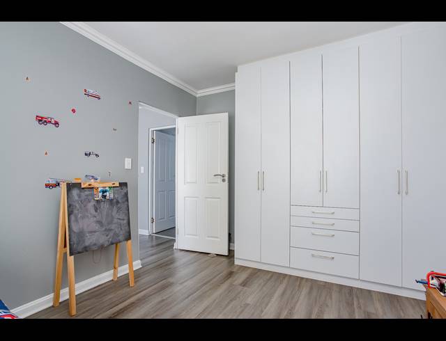 4 BEDROOM FREEHOLD FOR SALE IN PAARL NORTH